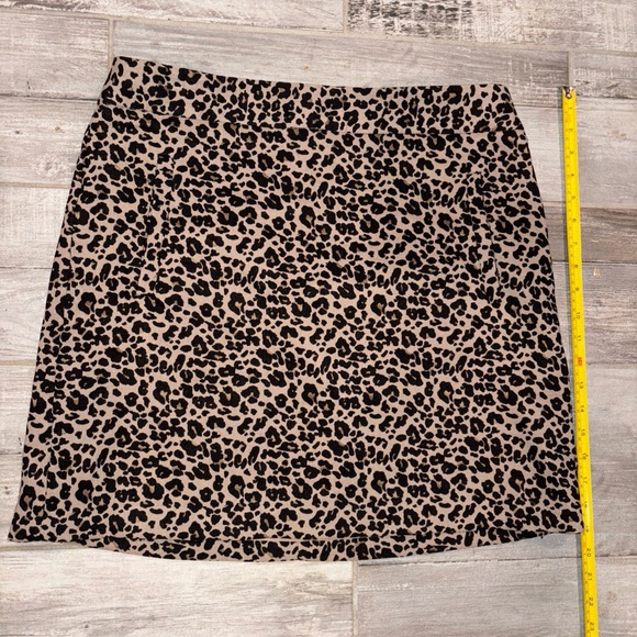 LOFT Dresses & Skirts - Leopard brown Print Women's Skirt by Loft with front pockets size 12 - worn 2xs